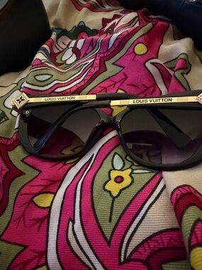 Louis Vuitton Black and Gold Designer Women's Sunglasses